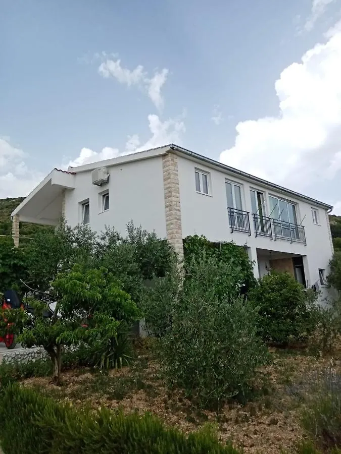 Tomislav Apartment Trogir